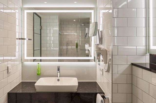 Holiday-Inn-Express® Osnabrück with 158 high-quality HBS prefabricated bathrooms